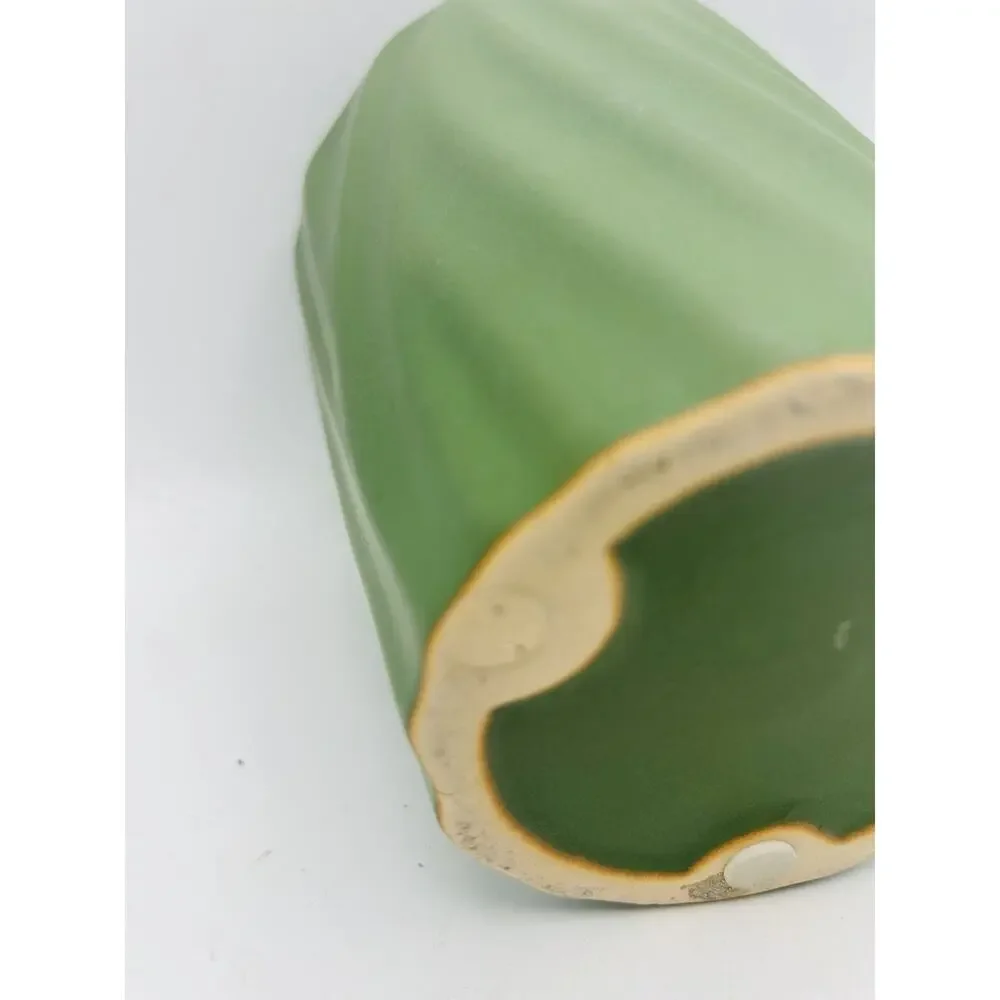 1950s Bauer Pottery. Vintage Swirl.